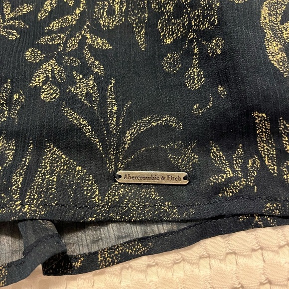 ABERCROMBIE & FITCH | Mini Dress | Black and Gold Flower | Small - Picture 5 of 7